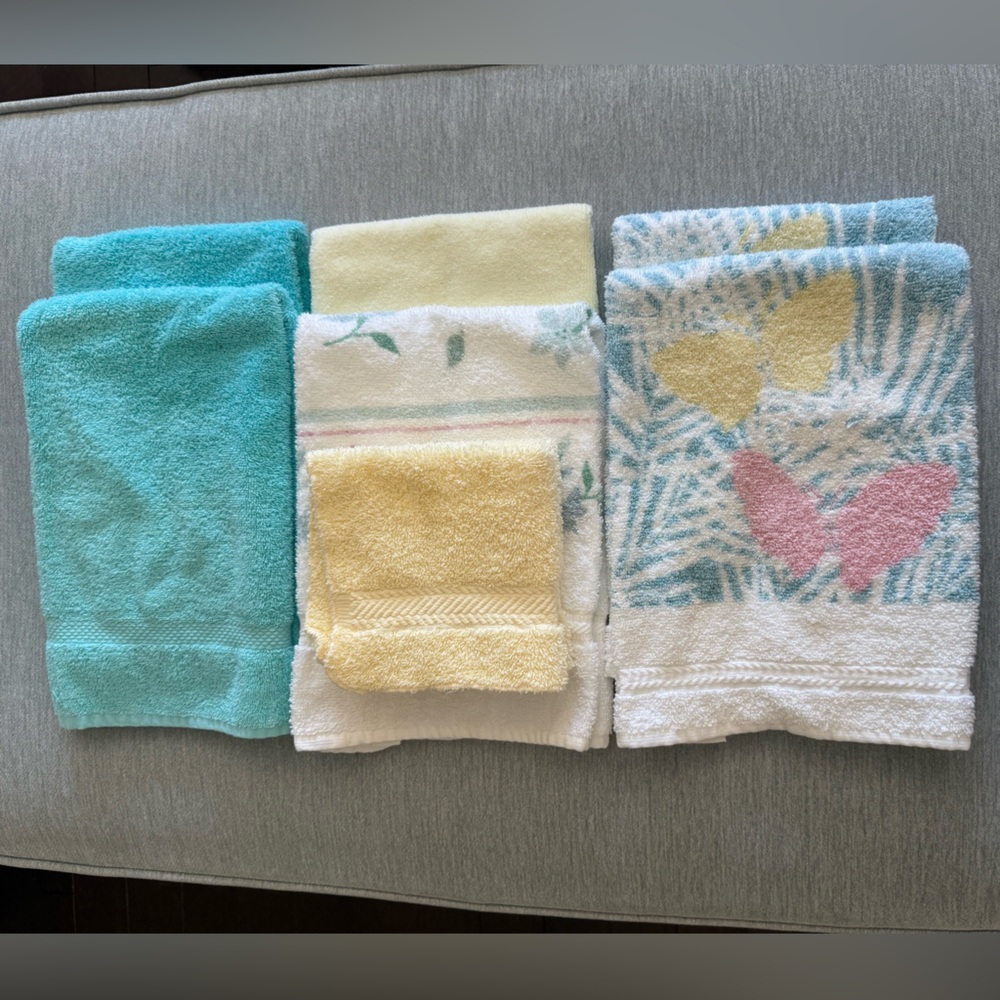 Vtg Grouping of 6 Mix and Match Hand Towels and 2 Yellow Washcloths
